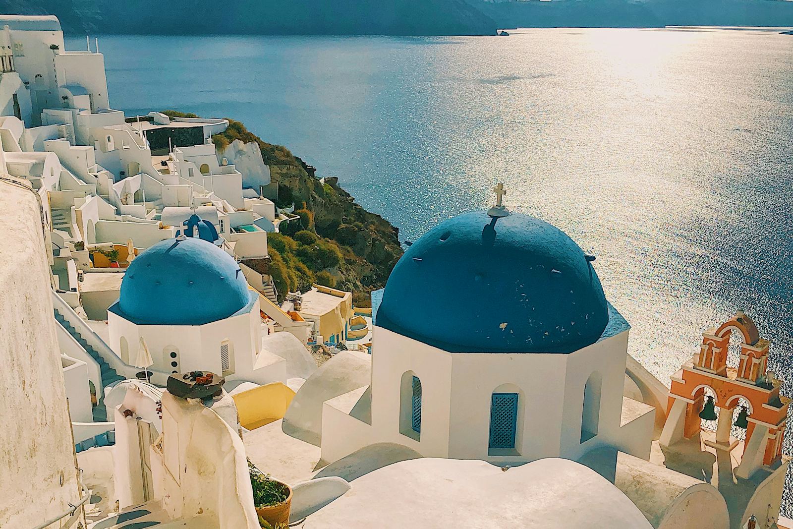 Athens or the Islands? Compare Greece Hotels