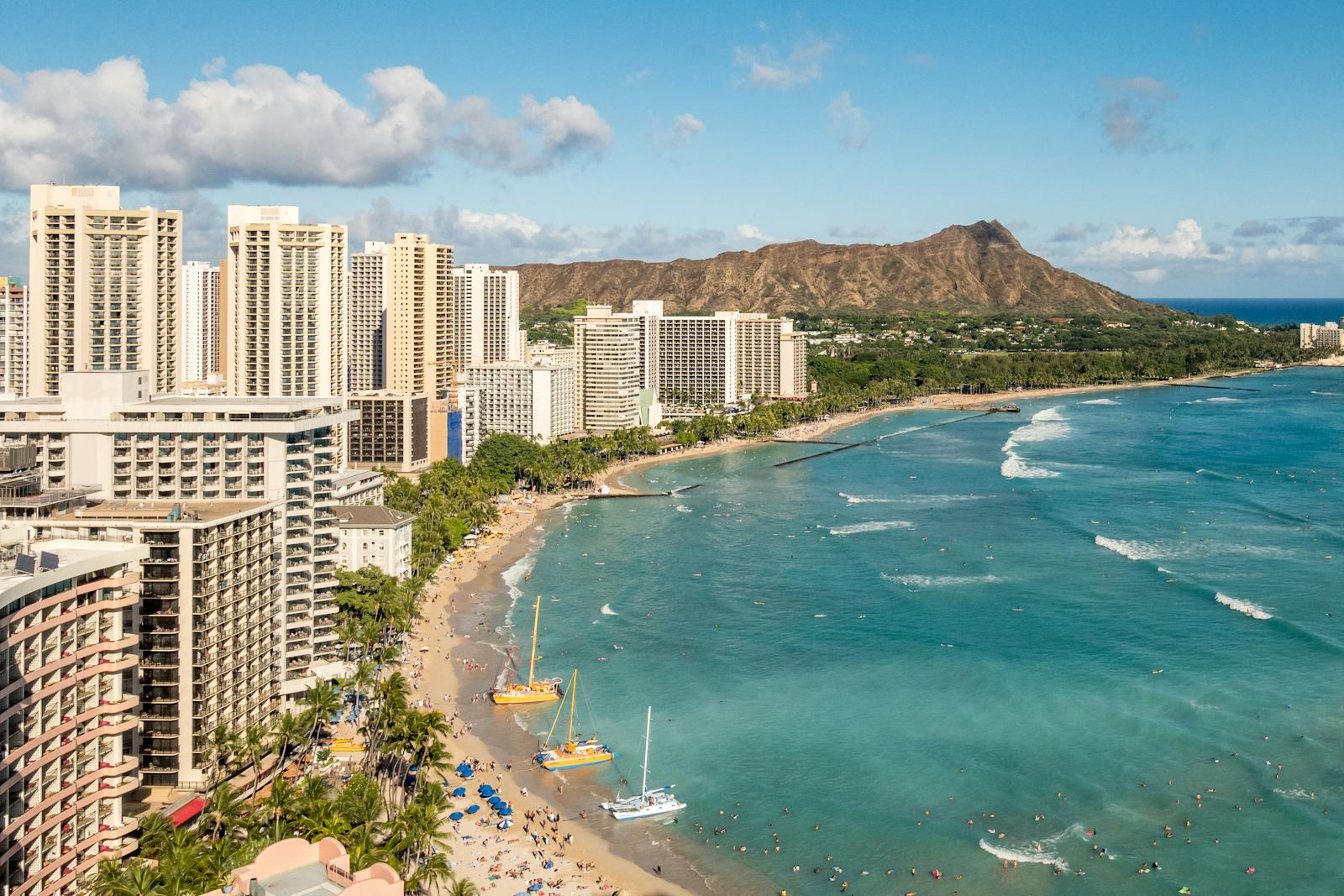 Waikiki Beach and Diamond Head in Honolulu, Hawaii