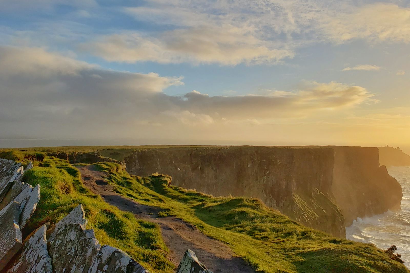 Dublin or the Countryside? Compare Ireland Hotels