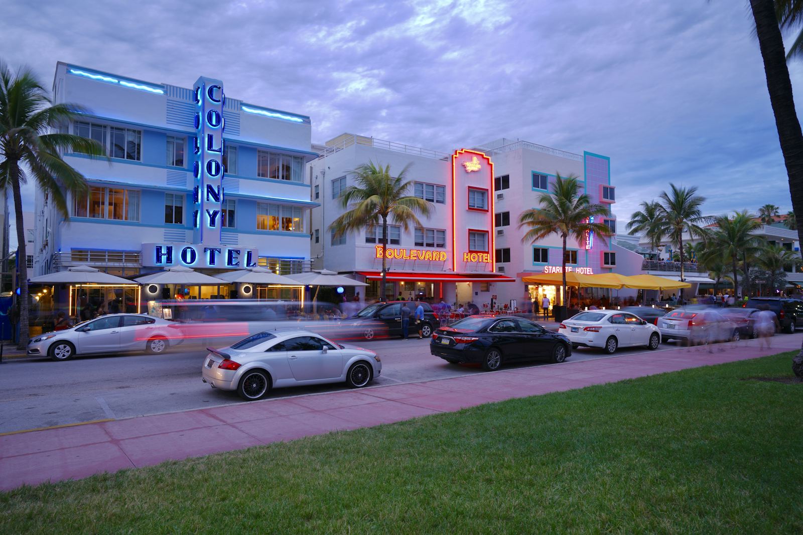 Travel destination hero for Miami Flights, Compared for Your Dates